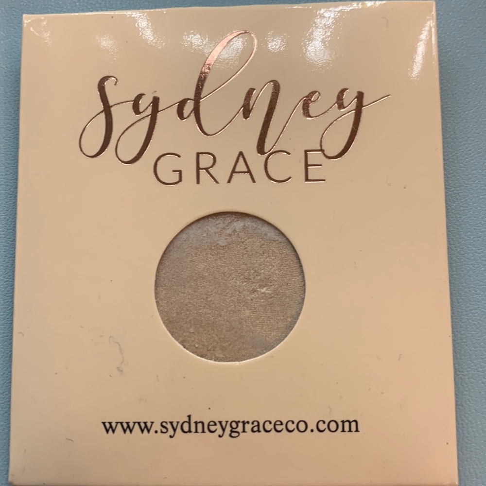 Sydney grace single eyeshadow in Web